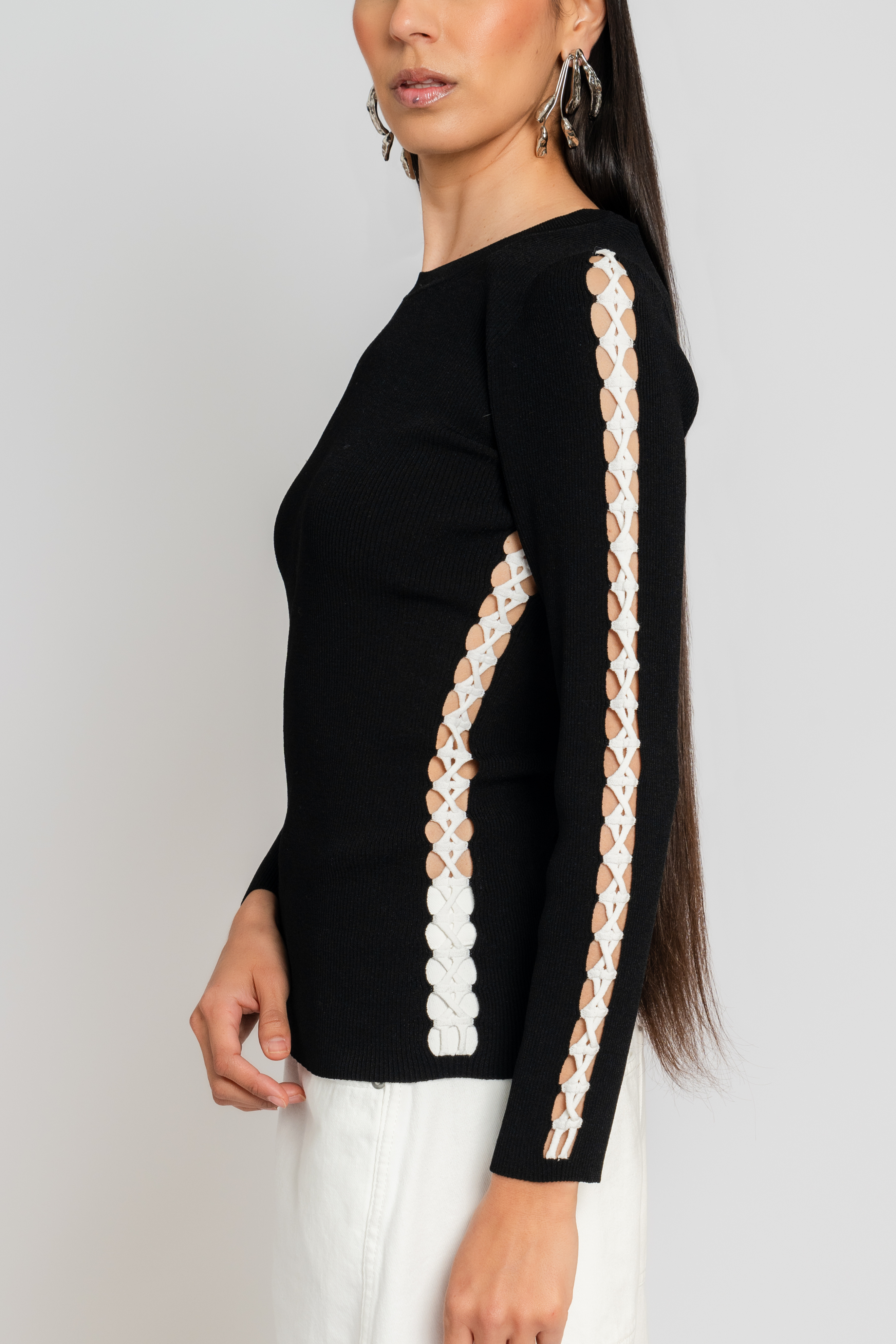 Issimo Wool Cutout Top