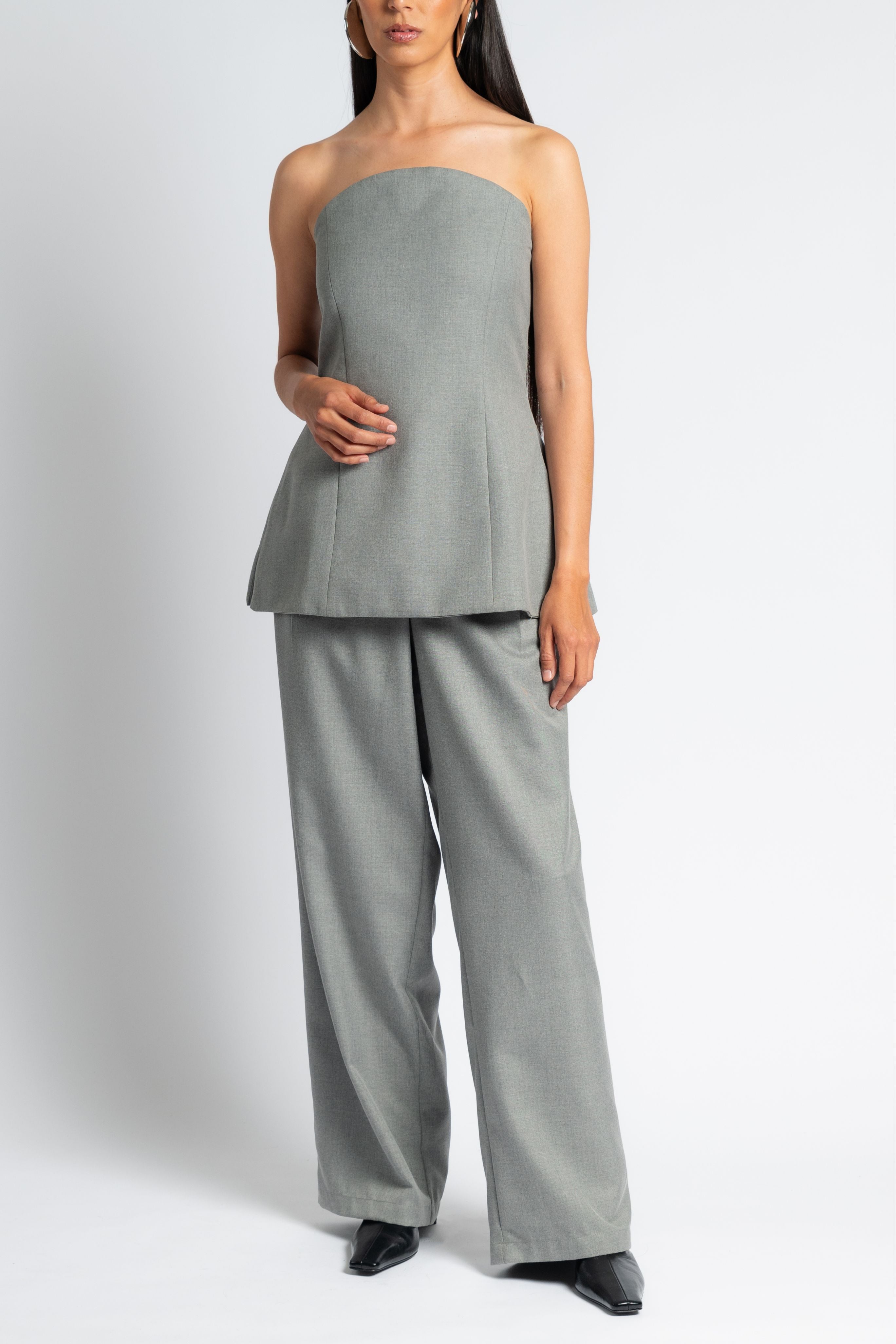 The Relaxed Grey Pants