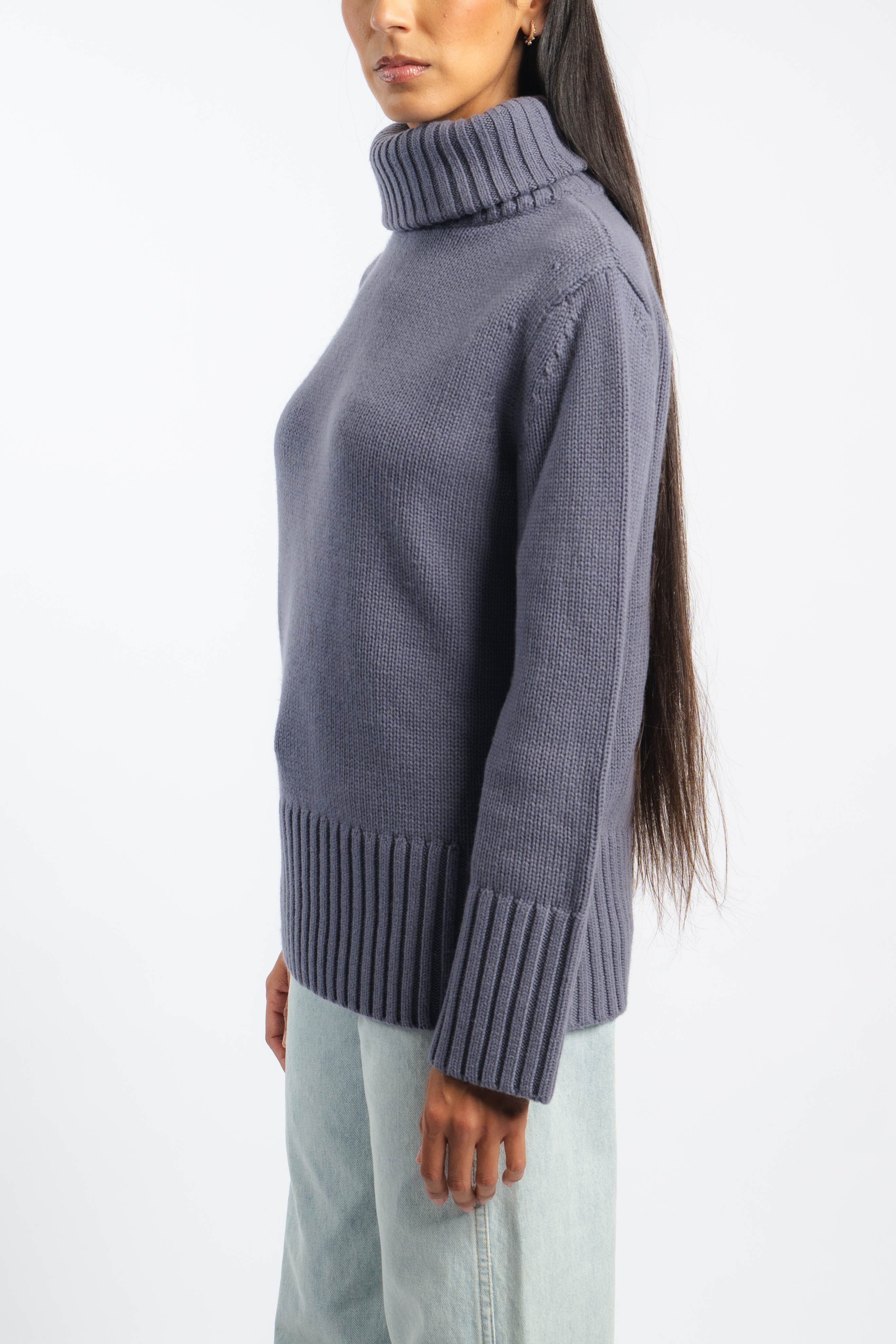 Cashmere Oversized Turtleneck in Iris