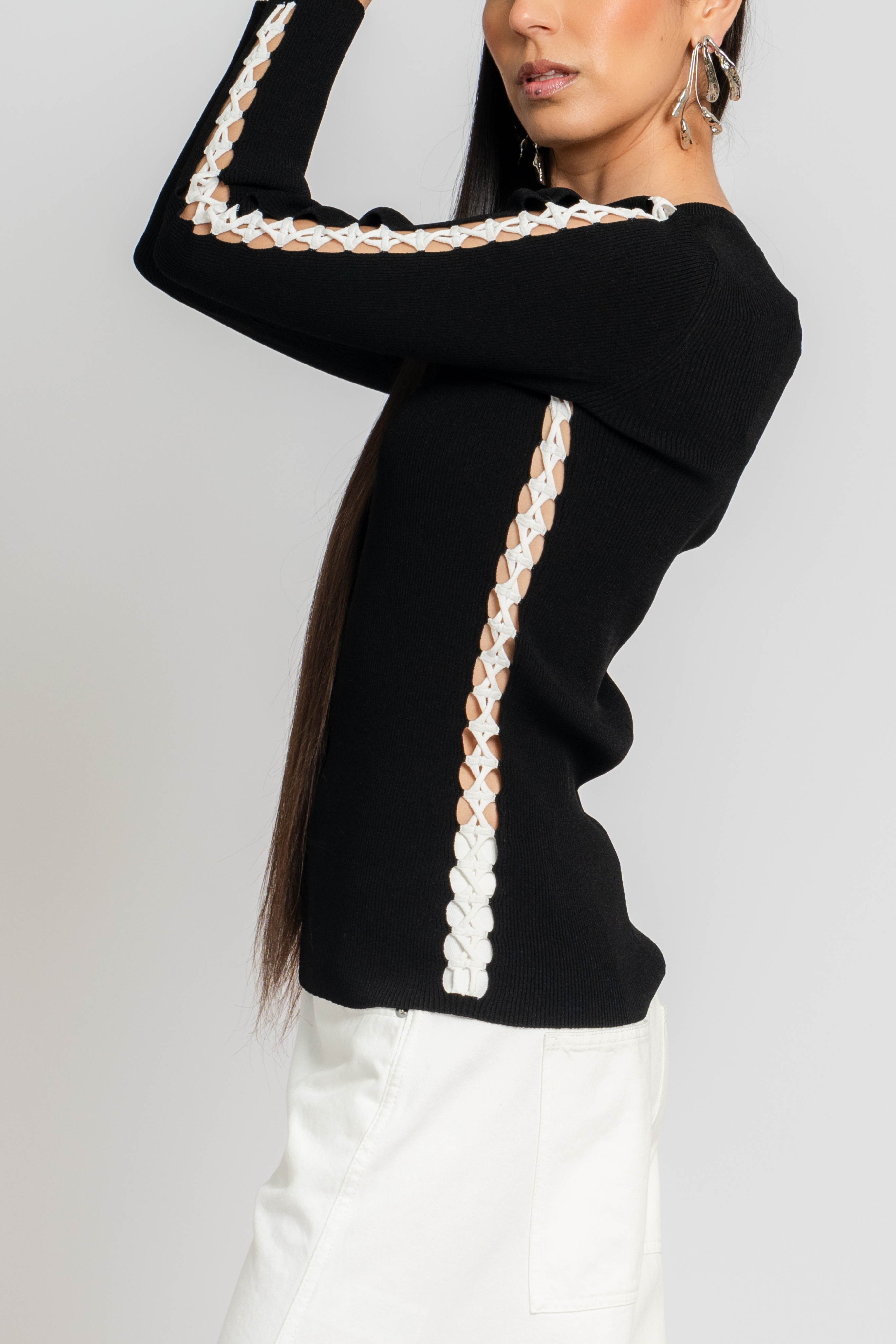 Issimo Wool Cutout Top