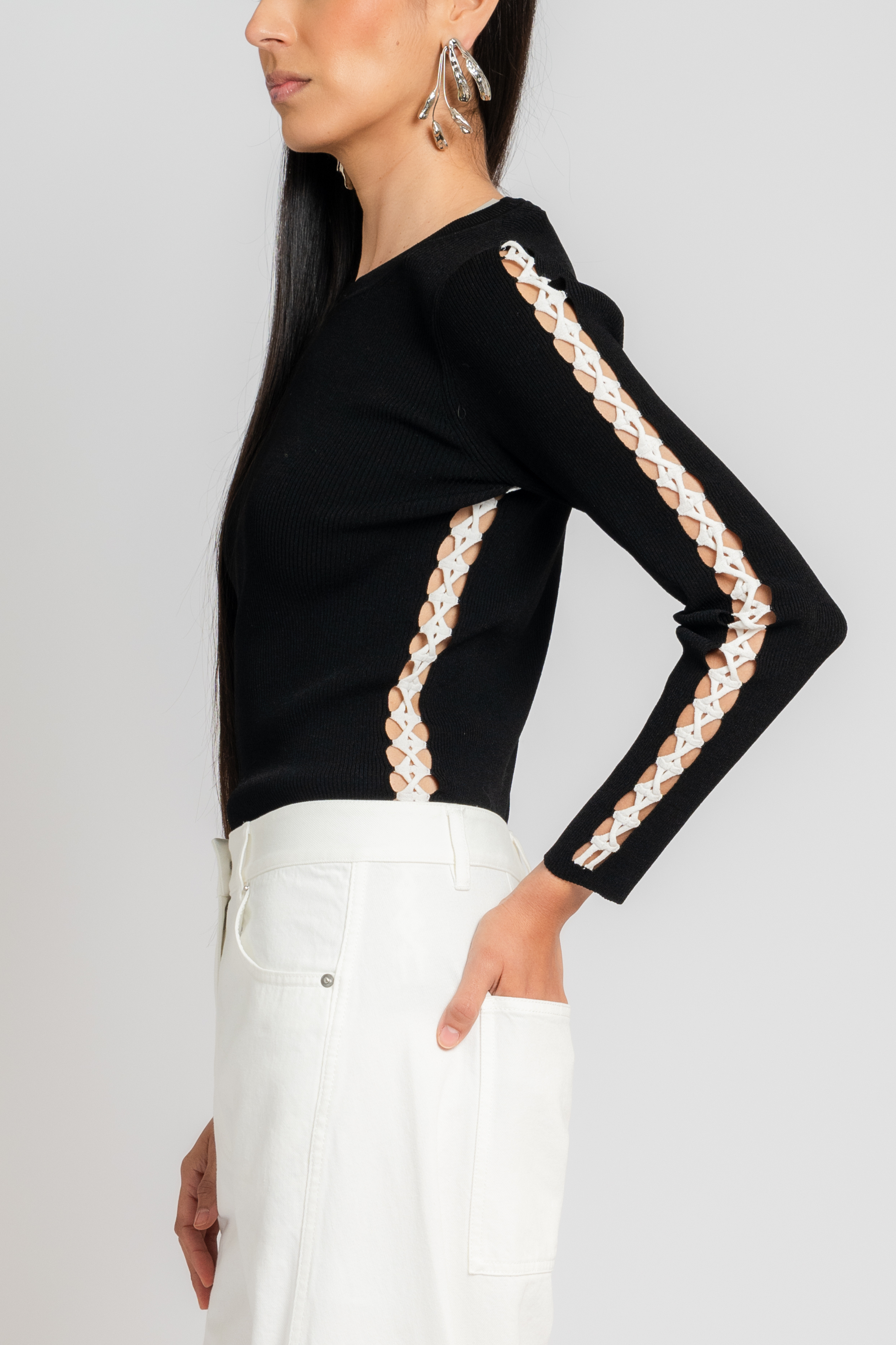 Issimo Wool Cutout Top